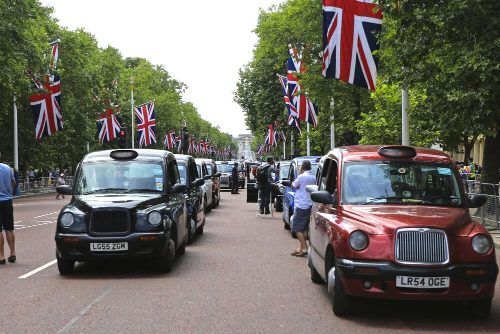 similarweb-data-on-uber-and-bolt-in-the-uk